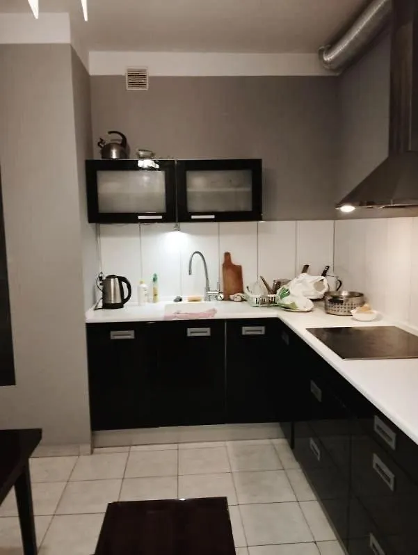 Pokoj Na Ulicy Bora Komarowskiego 35 Warsaw Homestay